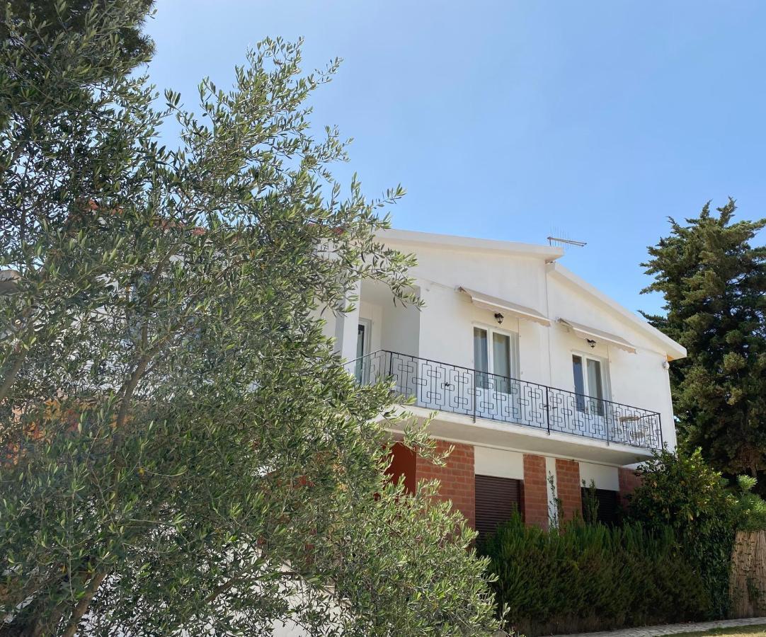 Sabrina Apartments Porto Pino Exteriör bild
